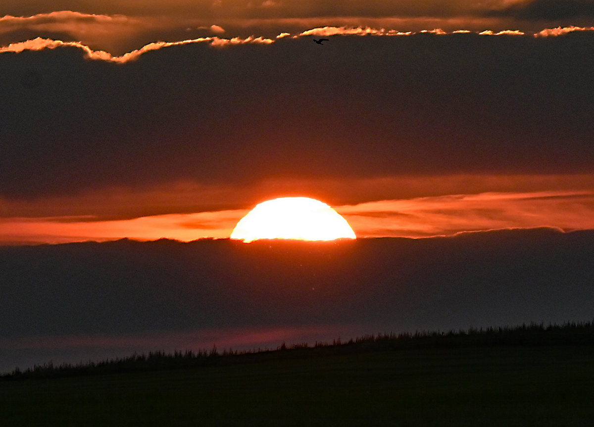 Sonnenuntergang - noch 2 Minuten, dann ist am Horizont  untergetaucht  - 12.09.2021