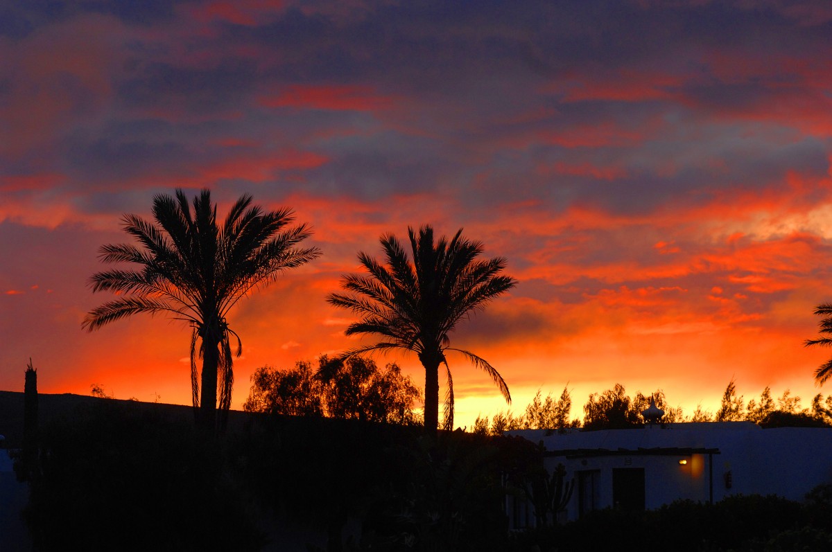 Sonnenuntergang in Playa Blanca. Aufnahme: April 2011.