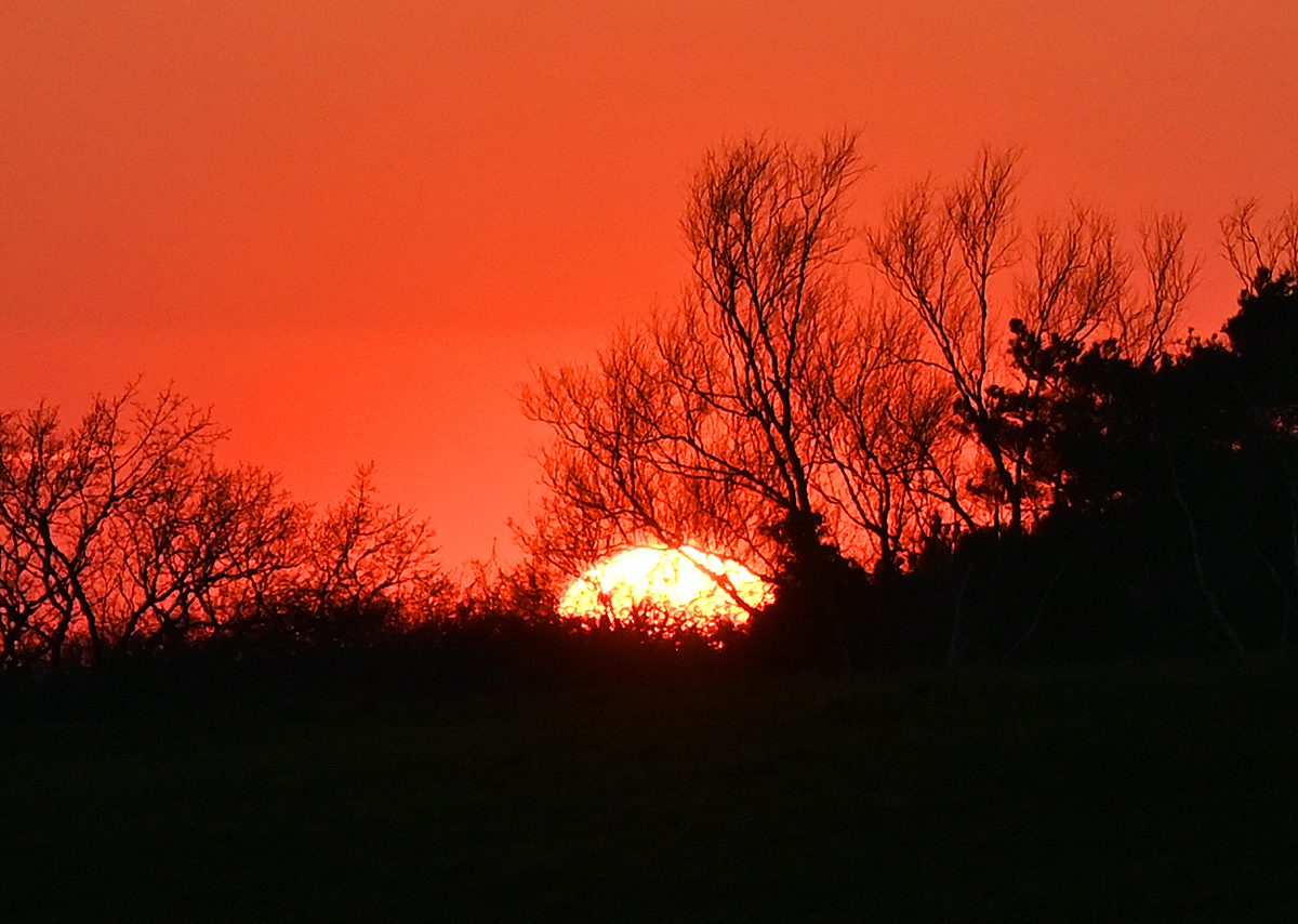 Sonnenuntergang über der Eifel bei Eu-Kirchheim - 04.03.2022