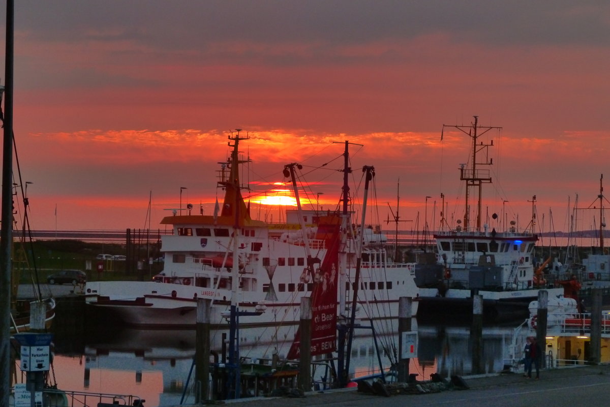 Sonnenuntergang über der Langeoog 3 am 4.7.16 in Bensersiel