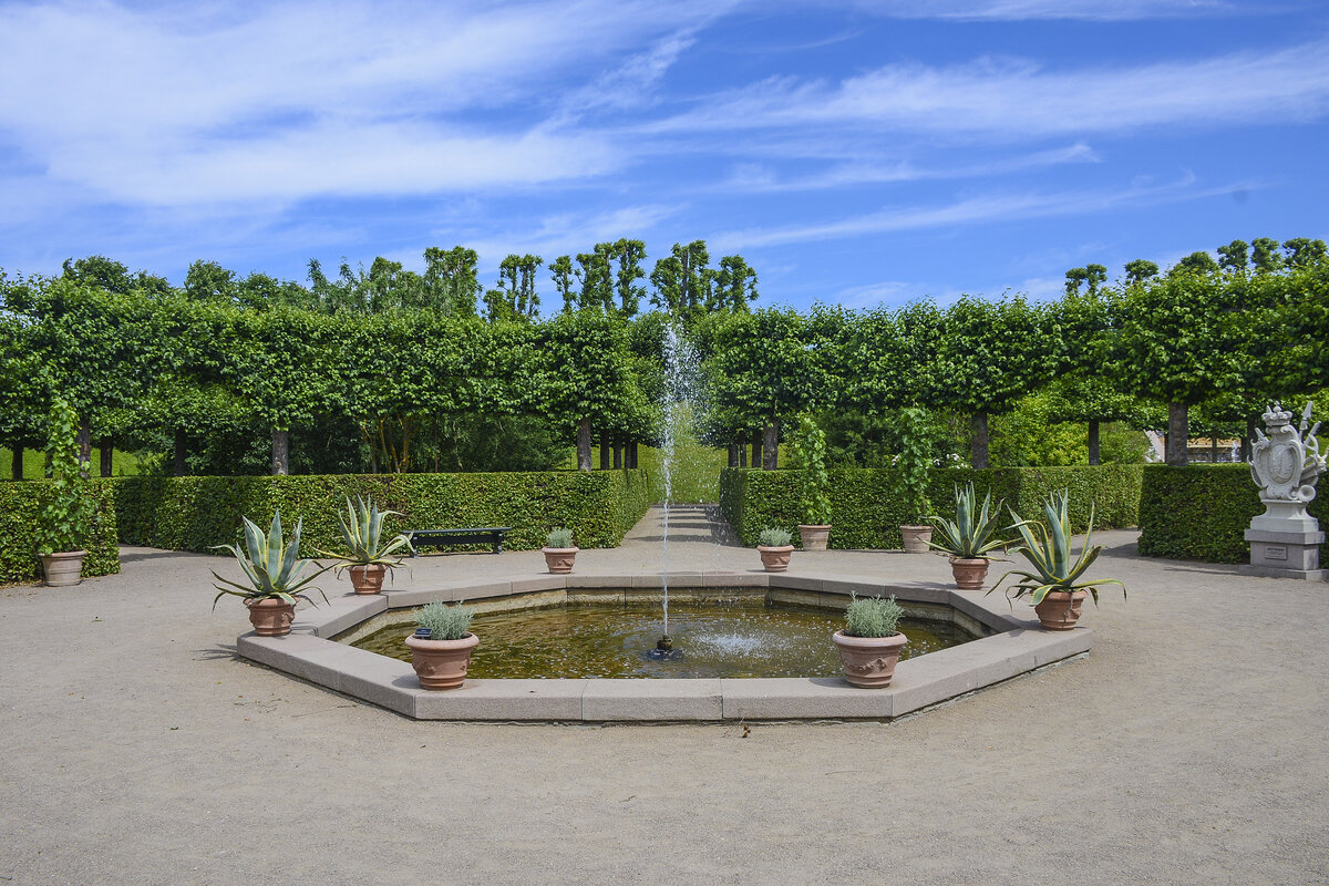 Springbrunnen im Schlosspark von Frederiksbrog in Hillerød. Aufnahme: 24. Juni 2023.