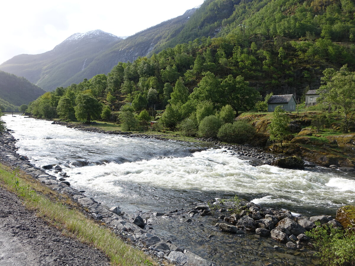 Stromschnellen am Lærdalselva Fluss, Innlandet (26.05.2023)