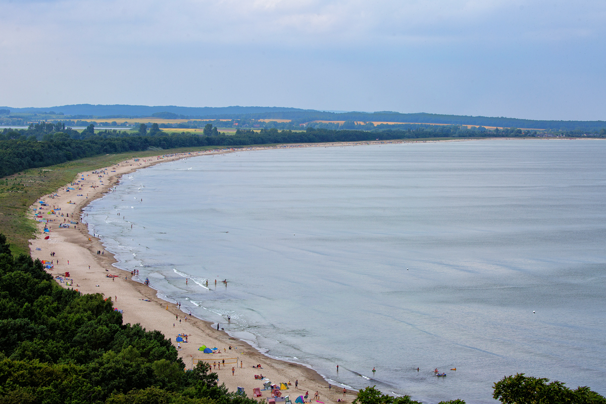 Thiessower Strand vom Lotsenturm aus gesehen. - 11.07.2017
