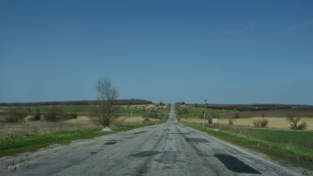 Unterwegs durch die unendlichen Weiten der Ukrainischen Landschaft. (April 2016)