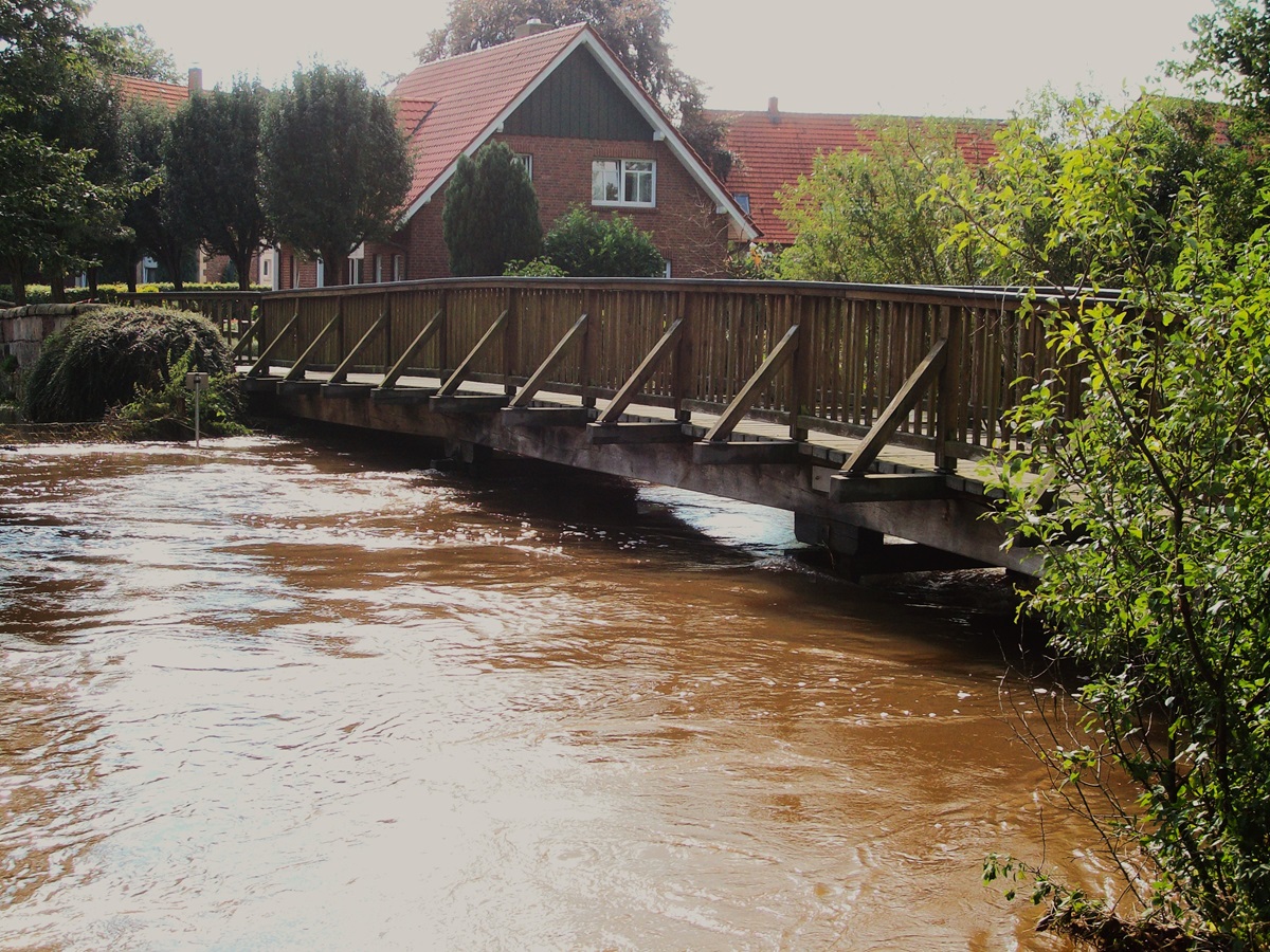 Vechtehochwasser in Ohne im August 2010. Es wird knapp...