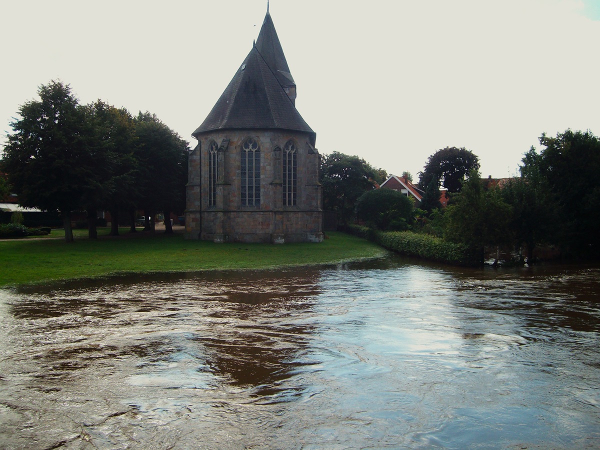 Vechtehochwasser in Ohne im August 2010. Weiter ist das Wasser nicht gestiegen - göttlichem Beistand sei Dank?