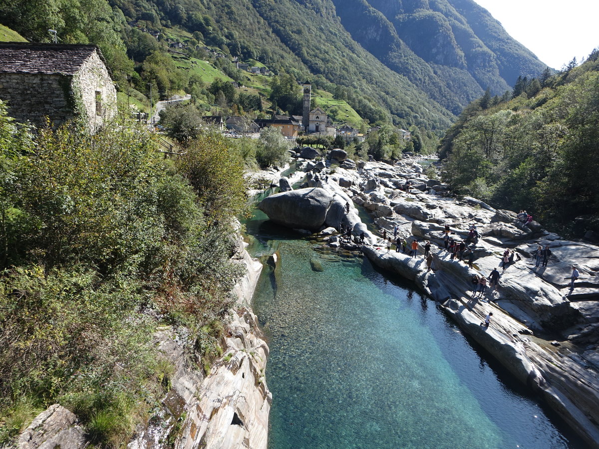 Verzasca Fluss bei Lavertezzo, Tessin (07.10.2019)