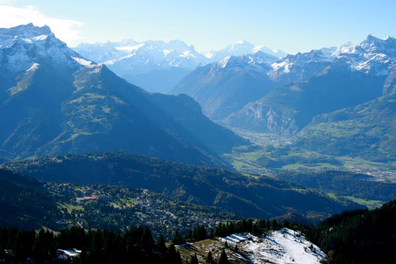 Villar sur Ollon liegt zu Fen des Le Chamossaire; 19.10.2013