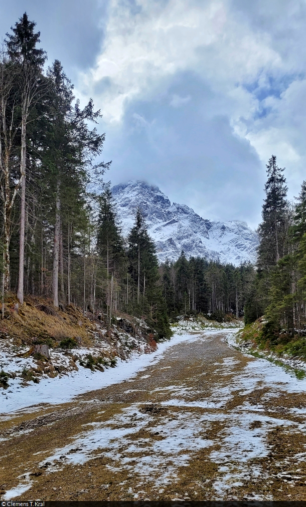 Wanderung vom Eibsee bei Grainau zur Hochthörlehütte in Österreich. Dabei konnte Richtung Zugspitze geblickt werden.

🕓 15.4.2023 | 12:42 Uhr