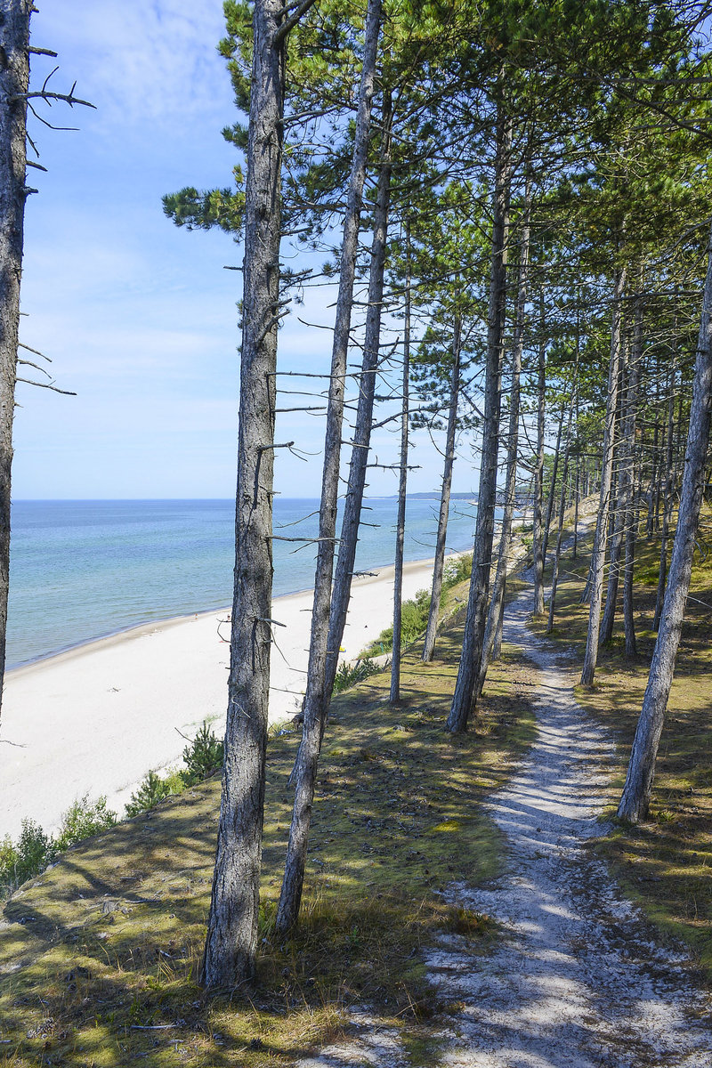 Wanderweg amOststrand von Ustka (Stolpmünde) in Hinterpommern. Aufnahme: 20. August 2020.