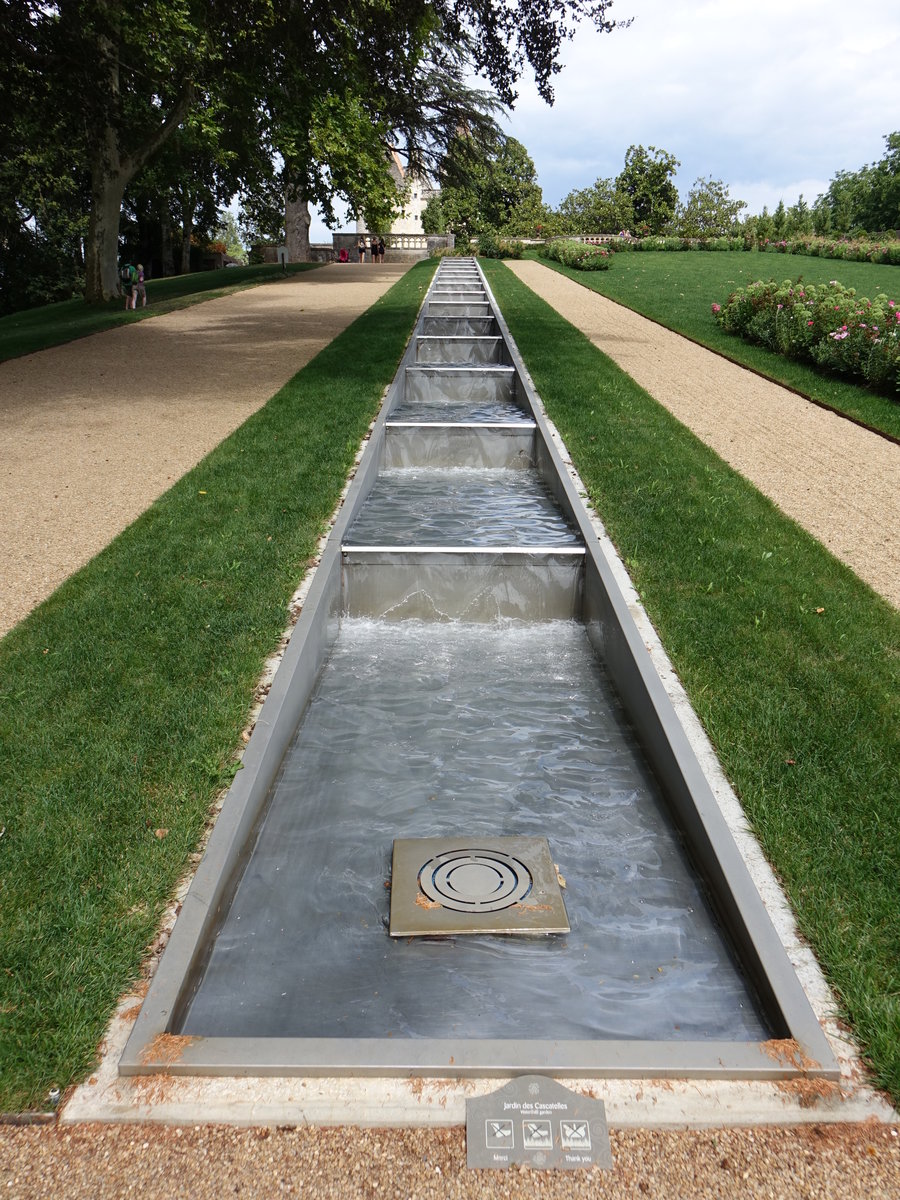 Wasserbecken im Schloßpark von Chateau Les Milandes (22.07.2018)