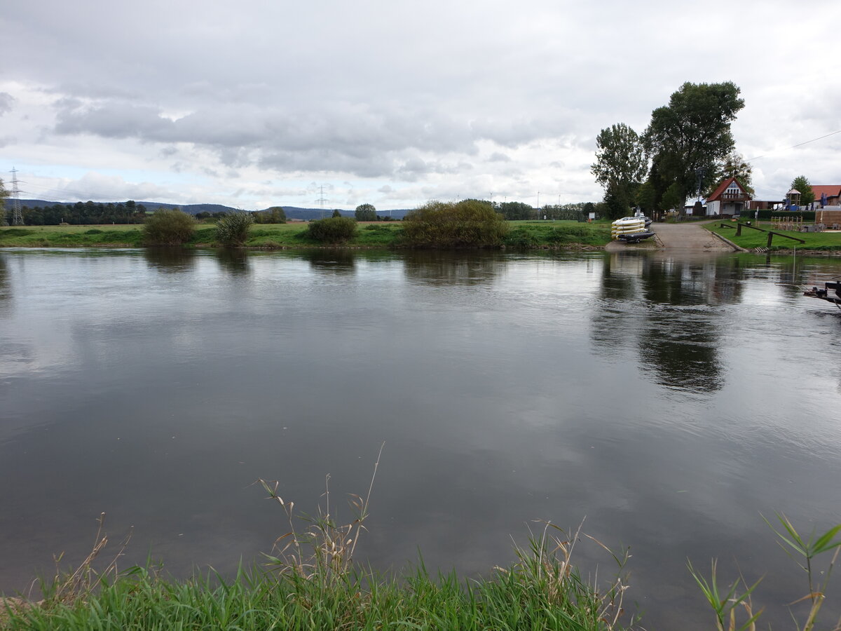 Weser bei der Fähre in Grohnde im Weserbergland (06.10.2021)