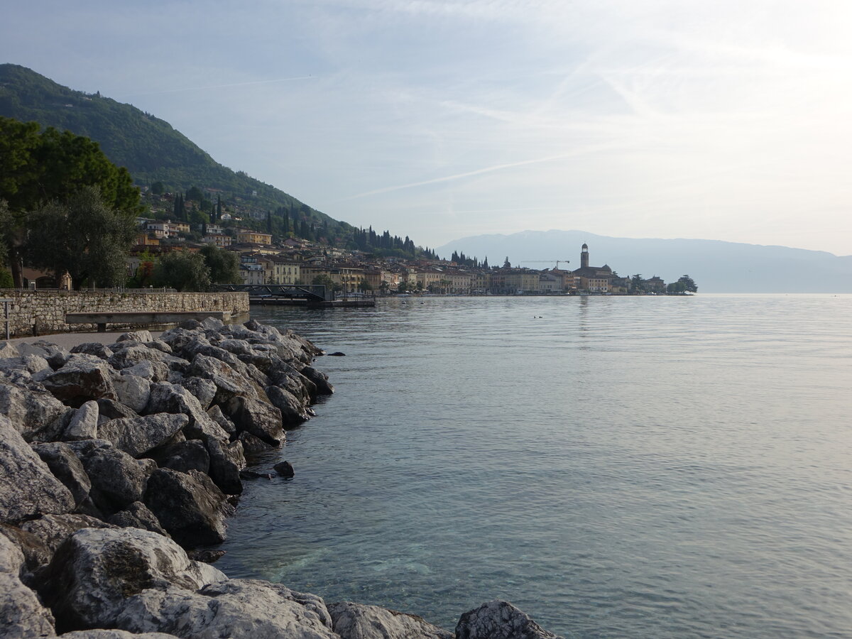 Westufer des Gardasee bei Salo, Lombardei (13.04.2024) 