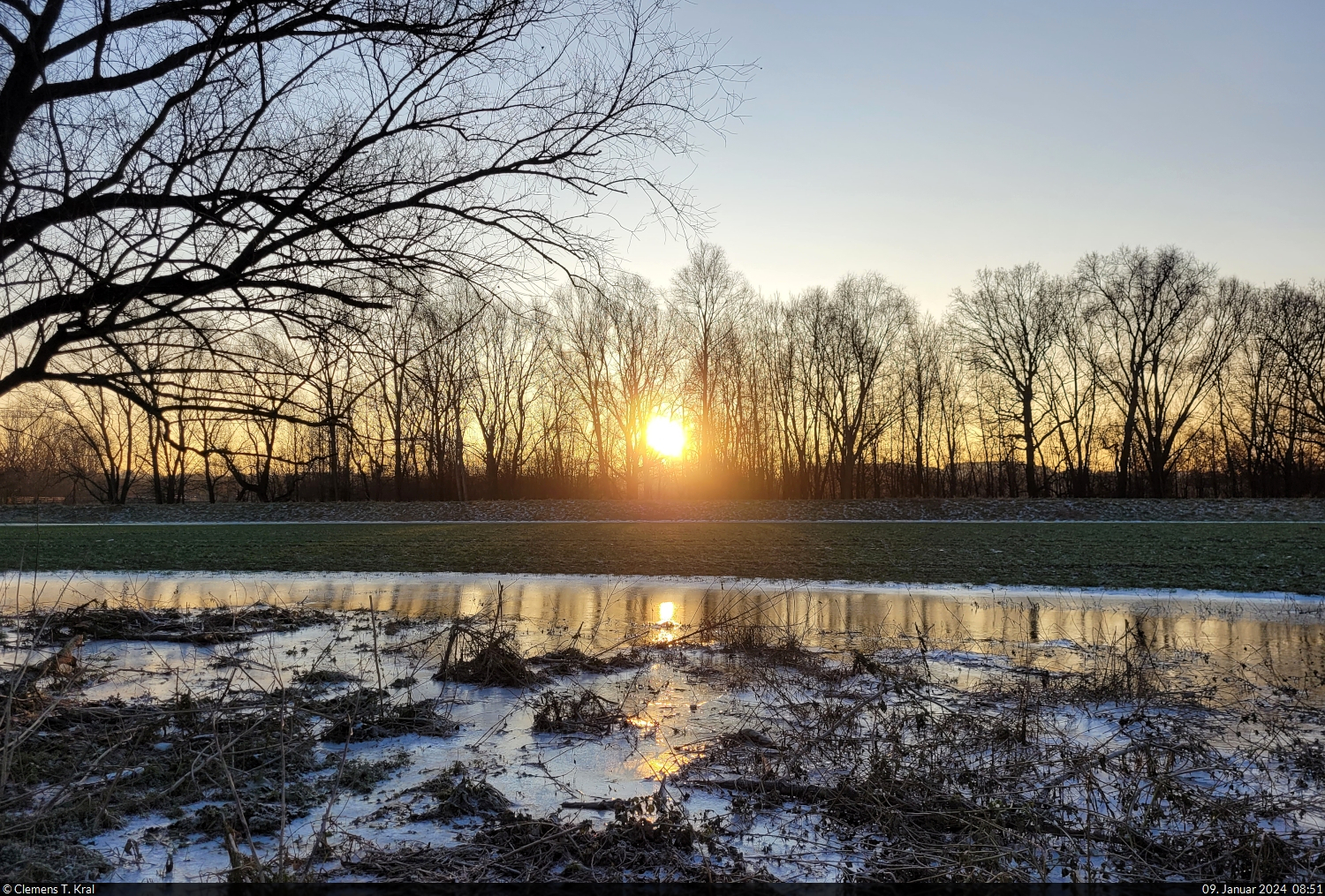 10 Grad minus: Frostiger Morgen in der Saaleaue bei Halle-Wörmlitz.

🕓 9.1.2024 | 8:51 Uhr