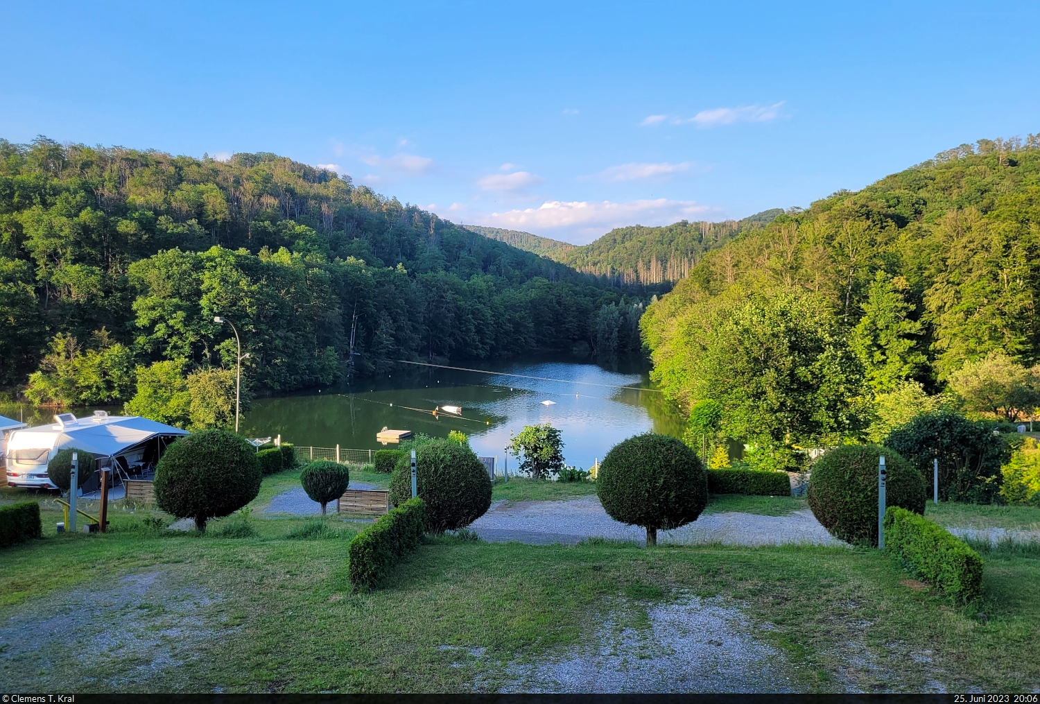 Sicht auf den Wiesenbeker Teich am Ostrand von Bad Lauterberg im Harz. Hier befindet sich auch ein Campingplatz.

🕓 25.6.2023 | 20:06 Uhr