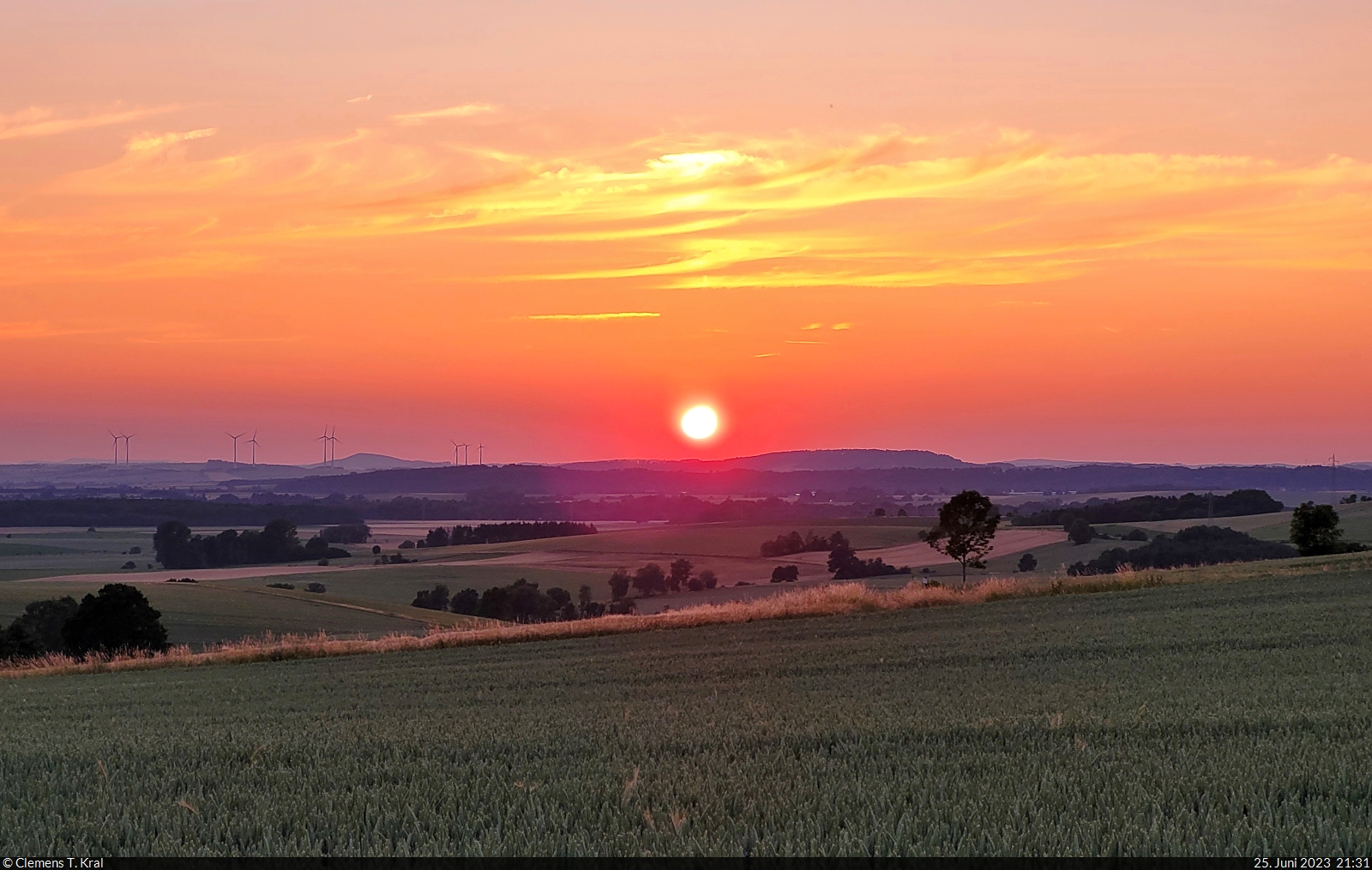 Sonnenuntergang unweit der Wüstung Königshagen bei Barbis (Bad Lauterberg im Harz).

🕓 25.6.2023 | 21:31 Uhr