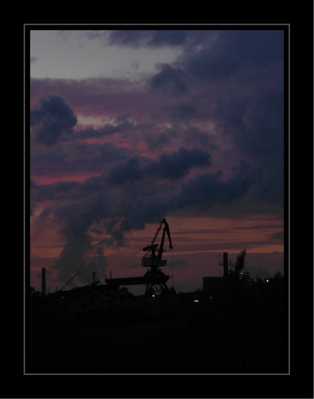 Abend- und Gewitterstimmung in Duisburg - Blick in die Ruhrorter Hfen