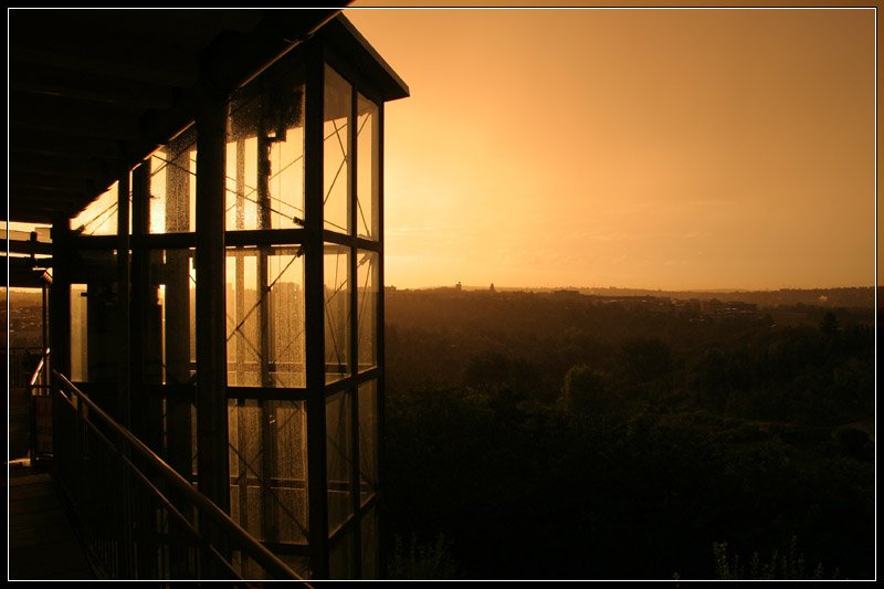 Abendstimmung bei Regen kurz vor Sonnenuntergang. 

23.07.2007 (M)