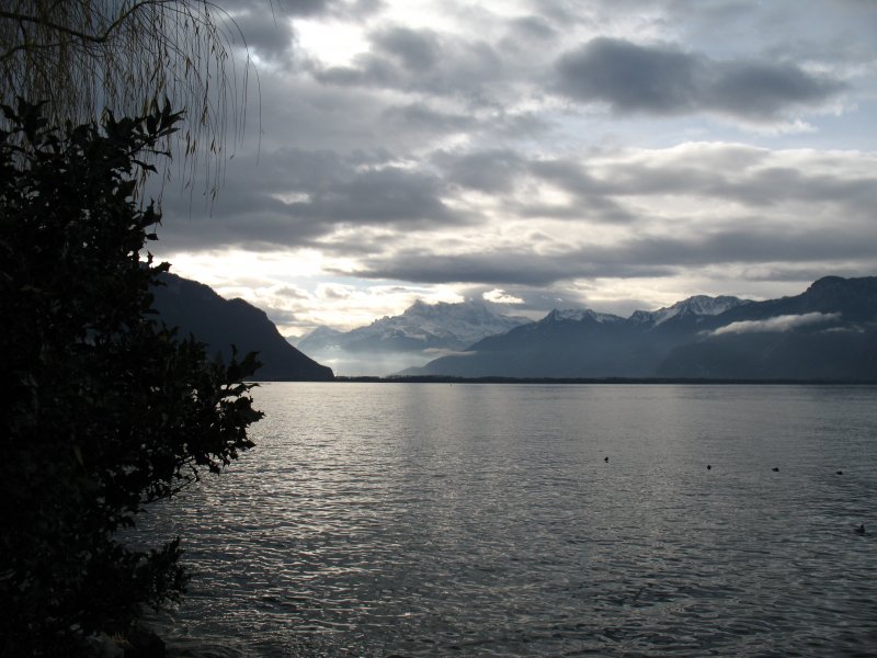 Adventsstimmung am Genfersee bei Montreux.
(Dezember 2007)