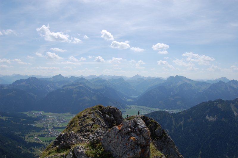 Alpenpanorama vom 1987 Meter hohen Aggenstein aus gesehen (II) am 19.8.2009...
