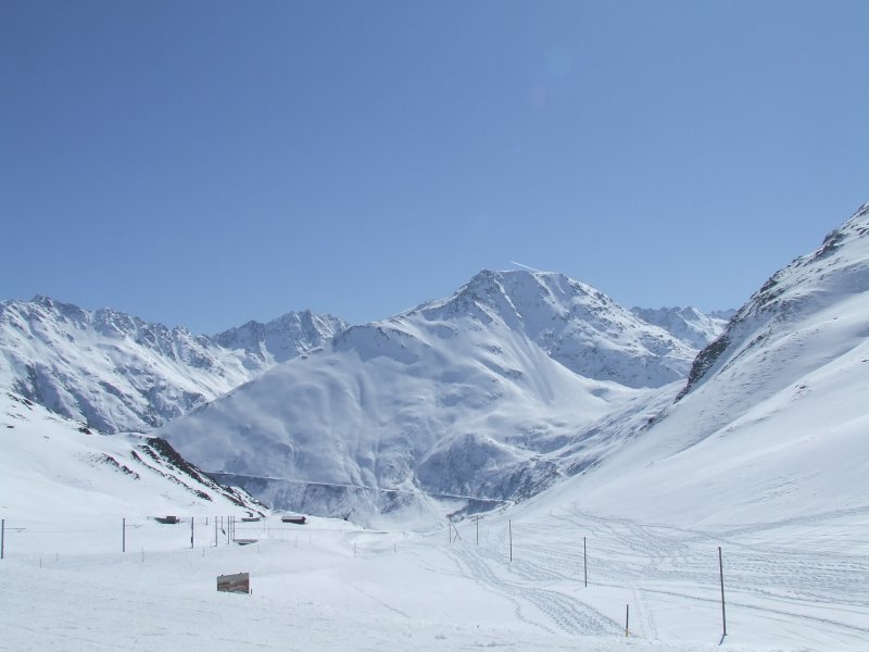 Alpenpanorama im Mrz 2007 am Oberalppass