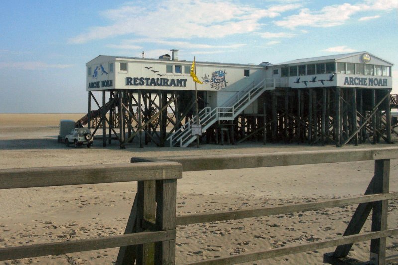 ARCHE NOAH am Strand von St. Peter-Ording, Sommer 2004