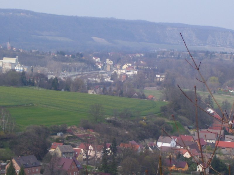 Auf dem Bild ist das Saaletal unterhalb der Rudelsburg bei Bad Ksen zu sehen; 31.03.2007.
