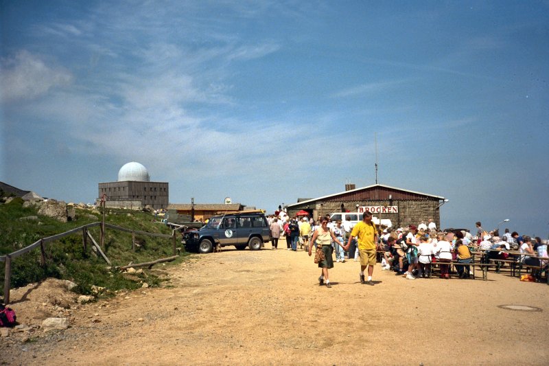 Auf dem Brocken, Bahnhofsgebude - dig. Dia von 1992