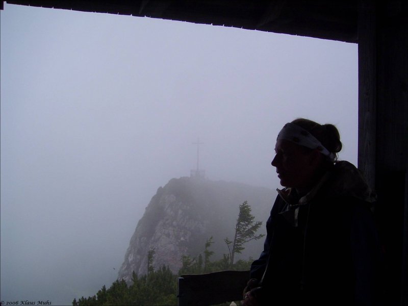 Auf dem Hochfelln vom Nebel überrascht, dem Hausberg von Bergen.  01.07.2006