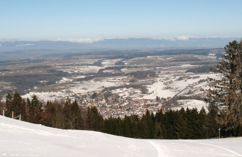 Aussicht auf Chatel-St-Denis und ins Freiburger Land bis zum Jura vom Les Pliades.
(07.02.2008)