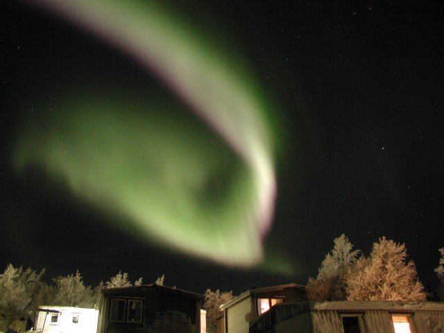 Bewegungsablauf eines sehr starken und schnellen Polarlichts Teil 2.
Bjrkliden / Schweden, 29.01.2003, 6824' nB ; 01841' oL