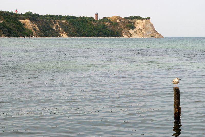 Blick auf Kap Arkona. Standort ist das Ufer des kleinen Fischerdorfes von Vitt. (15.08.2009)