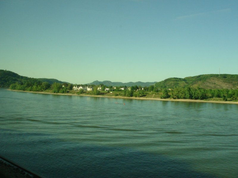 Blick auf den Rhein. Aufgenommen am 02.05.07