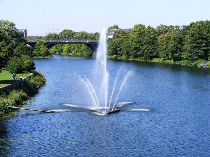 Blick auf die Ruhr von der Schlobrcke in Mlheim (Ruhr)
