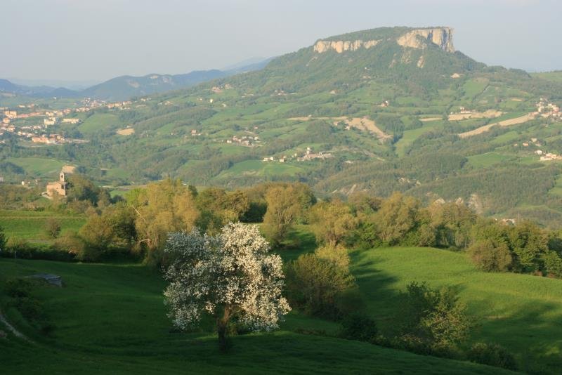 Blick auf den Tafelberg, Pietra Bismantova bei Castelnovo Ne'Monti.