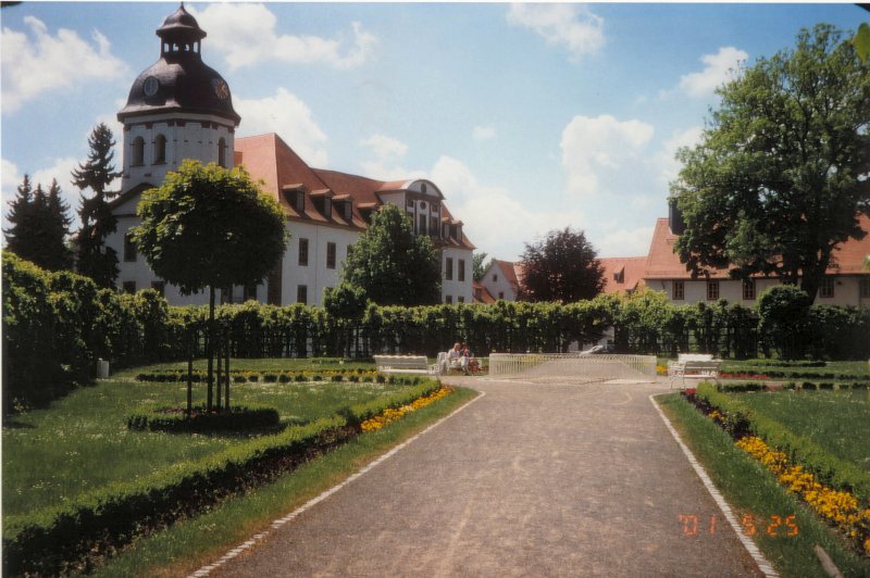 Blick aus dem Schlopark zum Schlo
Eisenberg
2001