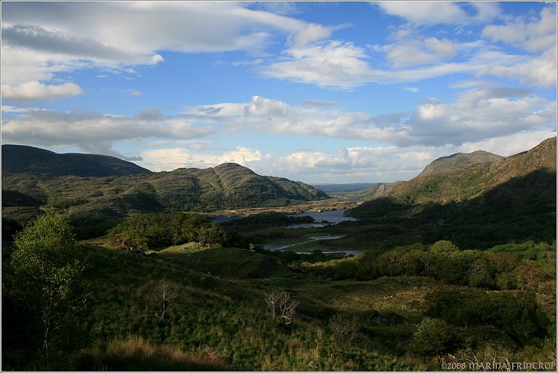 Blick vom Aussichtspunkt  Ladies View  auf die Seen des Killarney Nationalparks (N71 von Killarney nach Kenmare), Irland Co. Kerry.