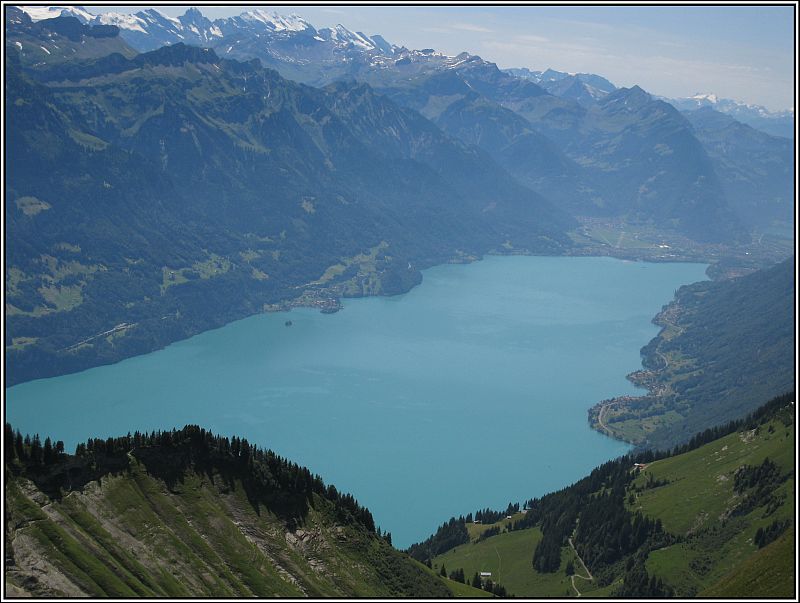 Blick vom Brienzer Rothorn auf den Brienzer See. (25.07.2008)