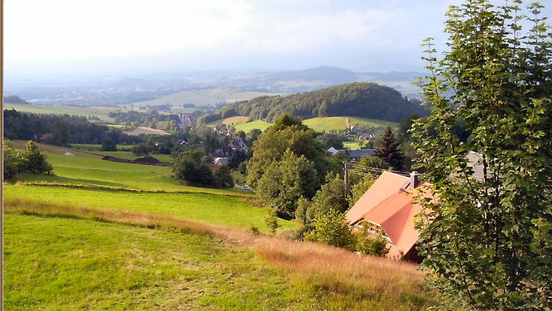 Blick vom Gebirgskamm auf Waltersdorf, Lausitzer Gebirge - 2004