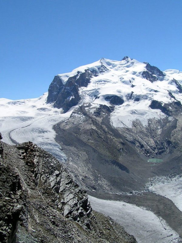 Blick vom Gornergrat auf den Gornergletscher, Nordend (4.609 m), Dufourspitze (4.643 m) und Parrotspitze (4.432 m). 31.07.07