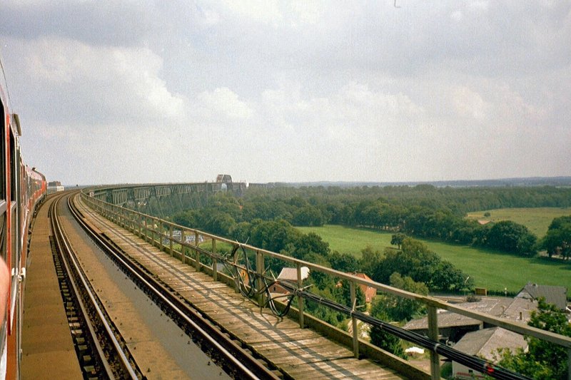 Blick von der Hochbrcke ber den Nord-Ostsee-Kanal, 2004