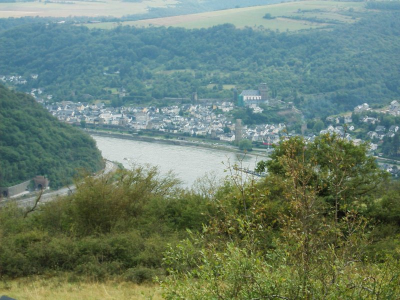 Blick ins Rheintal Richtung Oberwesel. Sommer 2005.