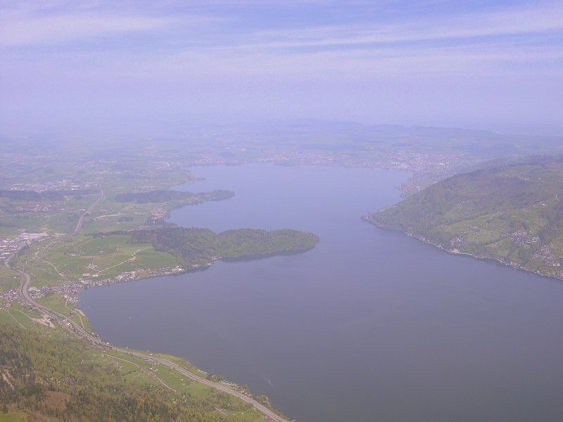 Blick von der  Knigin der Berge , der Rigi ber den Zuger See in Richtung Zug. (2007)