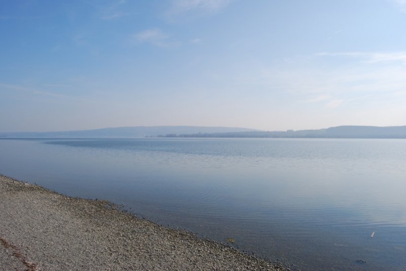 Blick von der Mettnau bei Radolfzell in Richtung Hri / Schweiz. Aufgenommen am 09.03.2008. 