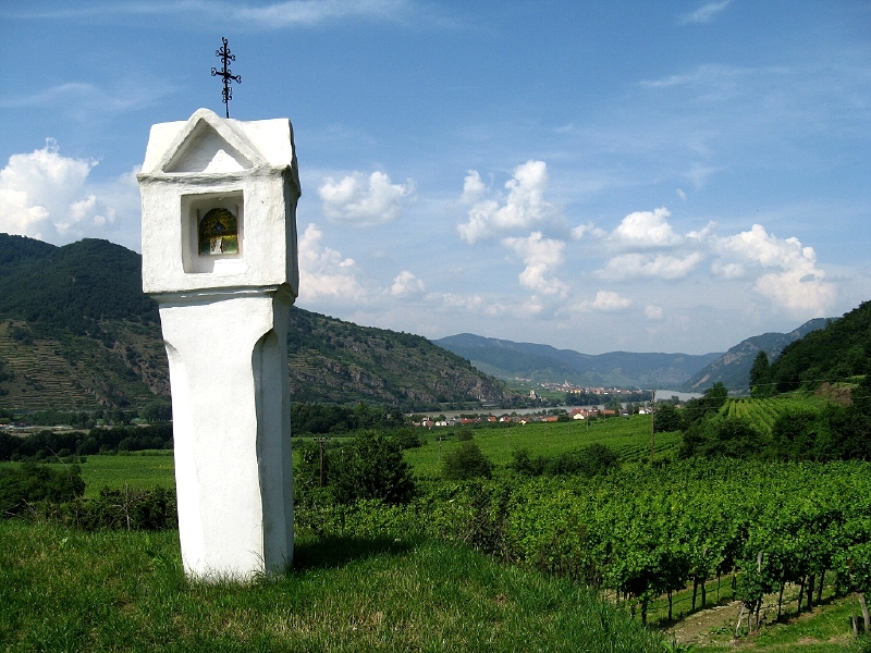 Blick ber Mitterarnsdorf und St. Michael in Richtung Weienkirchen (Juli 2009)