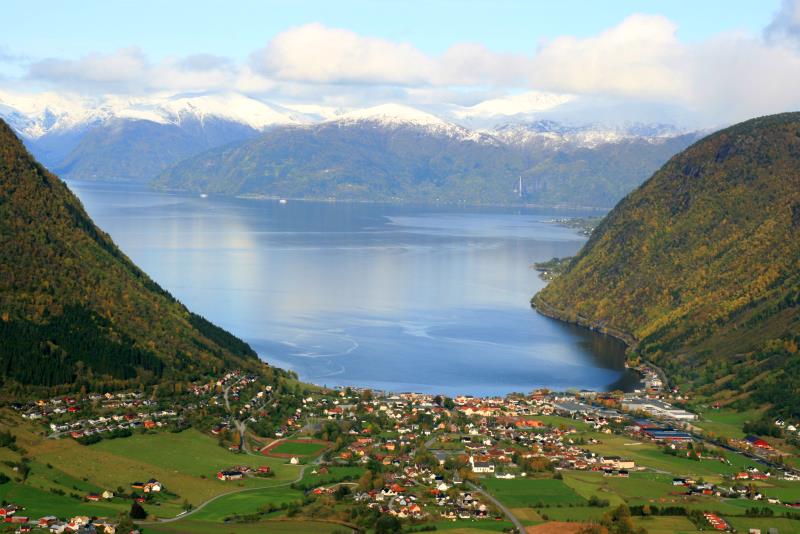 Blick ber Vik und dem Sognefjorden; 09.10.2009