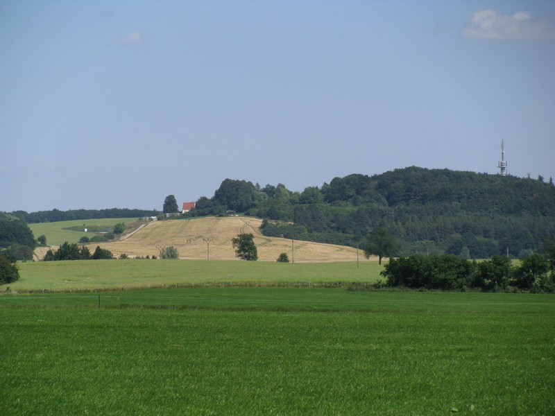 Blick vom Wanderweg Santow - Grevesmhlen zum  Iserberg , Frhjahr 2009

