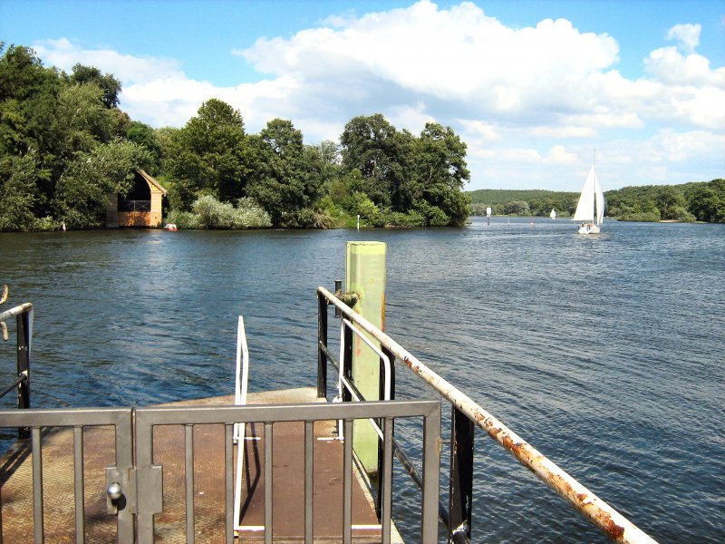 Blick zur Pfaueninsel mit Bootshaus, Sommer 2007