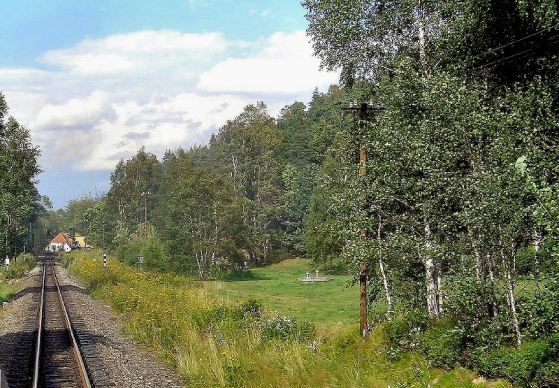 Blick zur Teufelsmhle, Schmalspurgleis nach Oybin, Sommer 2004