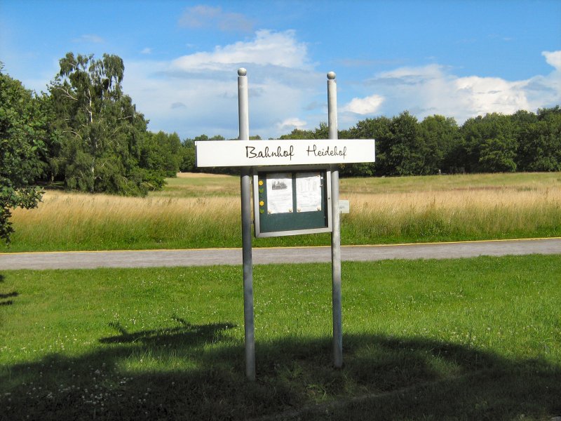 Britzer Garten, am Bahnhof Heidehof der Parkeisenbahn, Sommer 2007